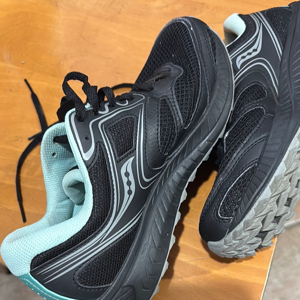 Saucony Black and Light Green Running Shoes - Picture 15 of 15